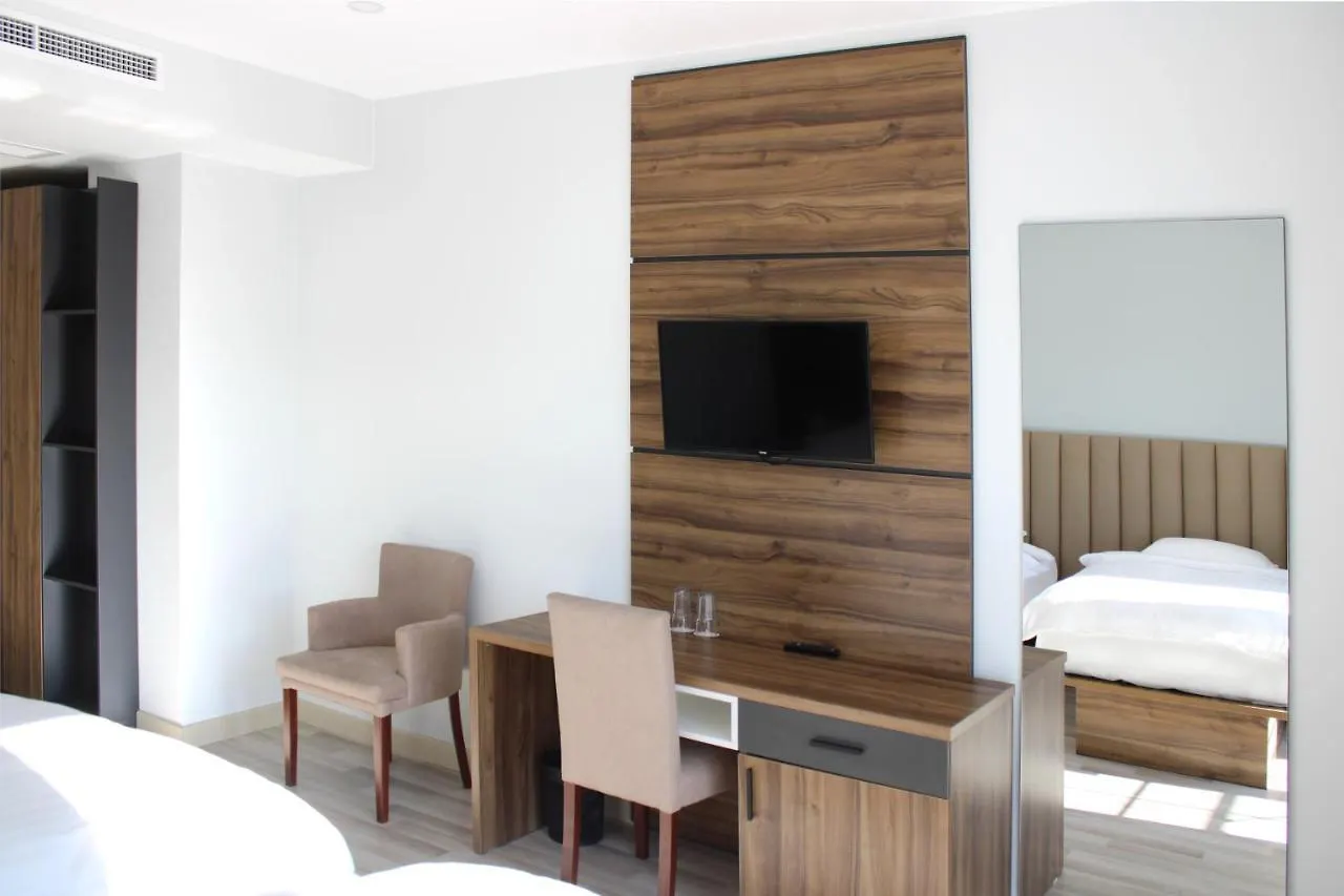 Gardenland Resort Bushat 4*,
