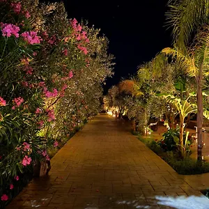 Rida Village Island Oda ve Kahvaltı
