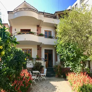 Garden Boutique , Tirana Albanië